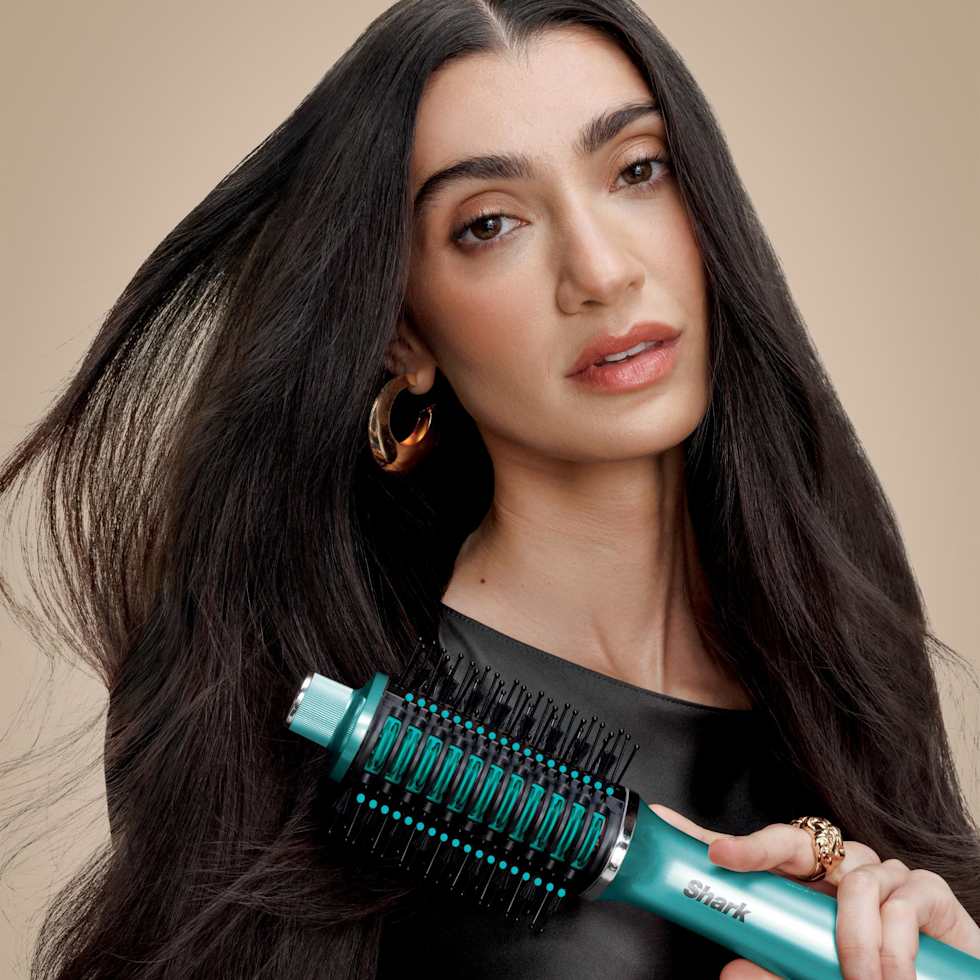 Shark Glossi™ Blow Dryer Brush in Raspberry - Image 2